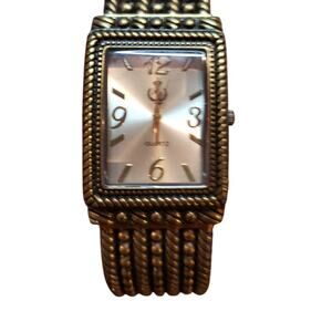 Unidentified brand,‎ needs a battery and a good cleanlng